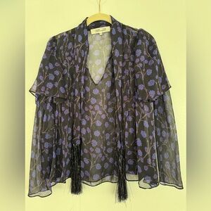 Diane Von Furstenberg top. Size 00. Like new